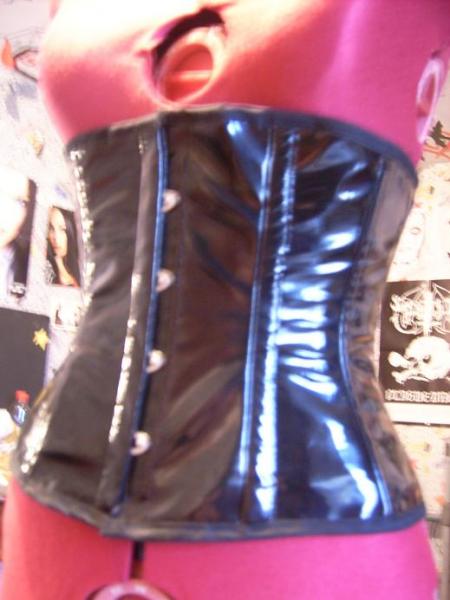 serre taille en vinyl noir