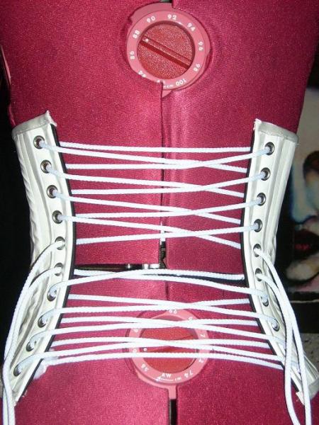 Dos du serre taille de trashy intox terminé