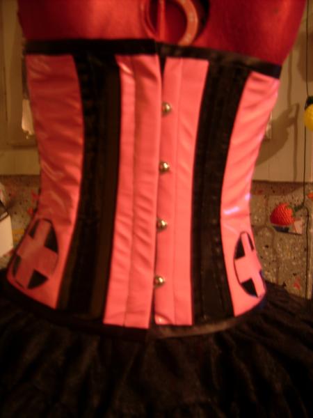 serre taille cyber nurse rose bonbon