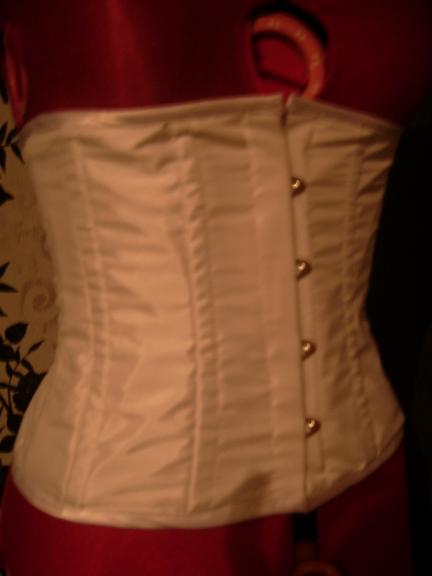 Serre taille en satin blanc