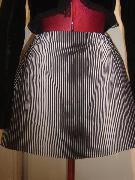jupe rayée noir et blanche (new collection)